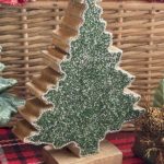 Árbol de madera con chaquira verde