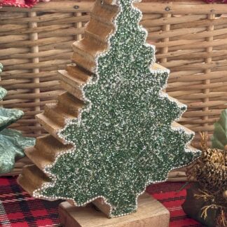 Árbol de madera con chaquira verde