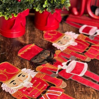 Camino de mesa cascanueces