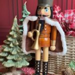 Cascanueces trompeta otoñal