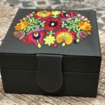 Joyero Mini Café con Bordado de Flores