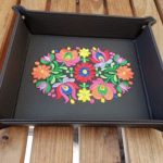 Vacía Bolsillos Mediano Choco con Bordado de Flores